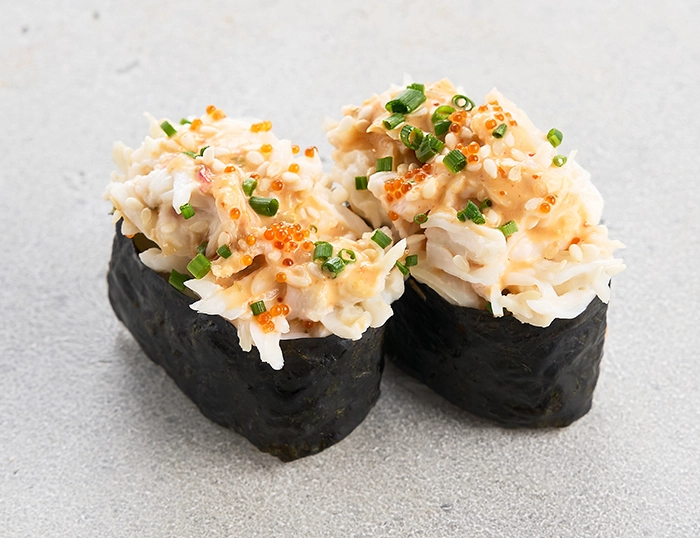 Острые суши с камчатским крабом (2 шт)