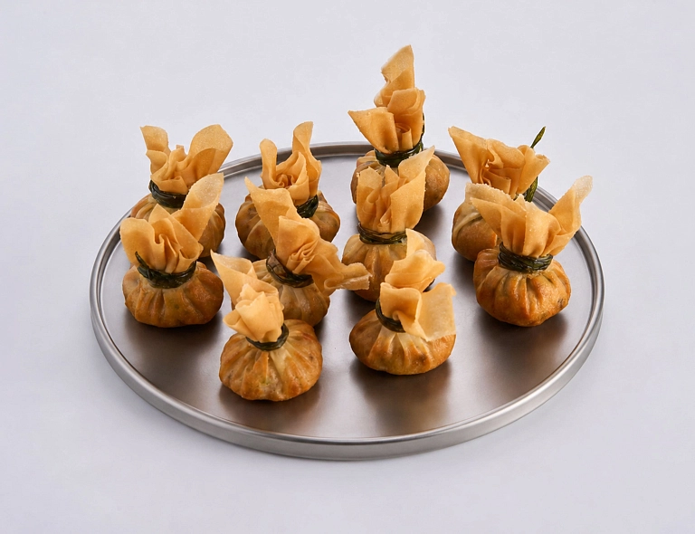 Жареные пельмешки с креветкой (10 шт)