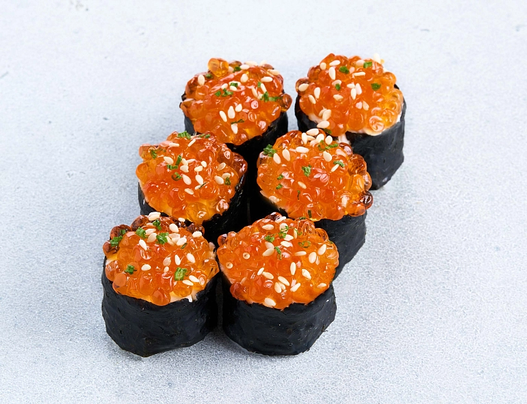 Суши с икрой (6 шт)