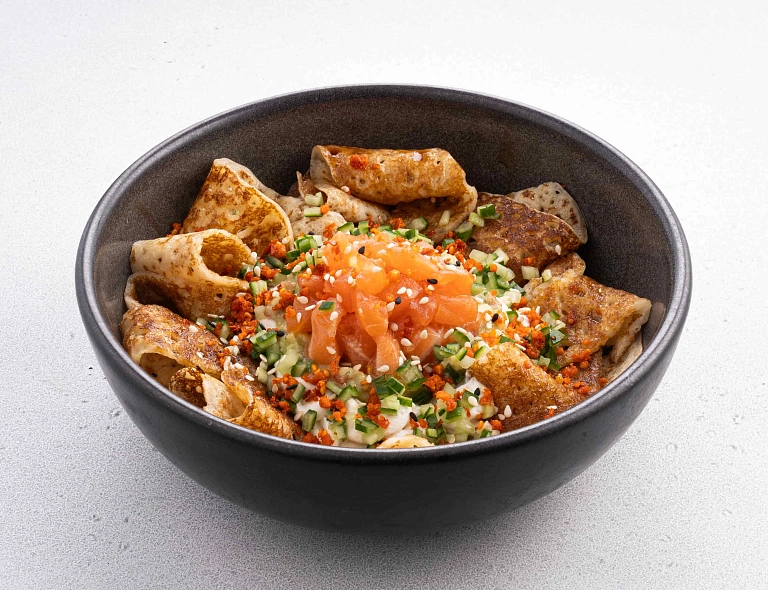 Блины по-азиатски с лососем и сливочным муссом